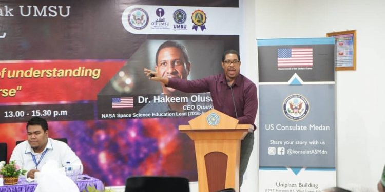 Dr Hakeem Oluseyi dari NASA Berikan Kuliah Umum di OIF UMSU