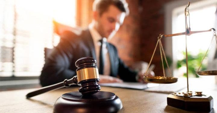 tugas dan fungsi pengacara